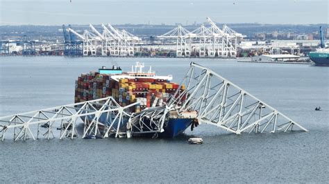 francis scott key bridge accident images